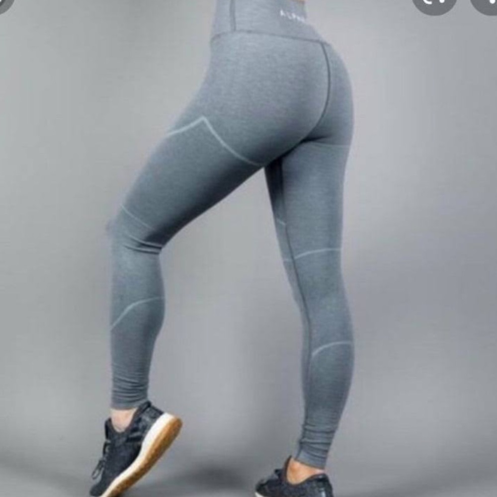 Alphalete Revival leggings medium